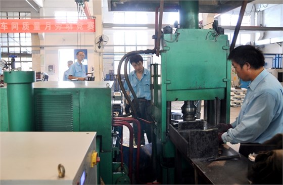 皖南電機(jī)開展轉(zhuǎn)子壓鑄勞動競賽 皖南電機(jī)開展轉(zhuǎn)子壓鑄勞動競賽