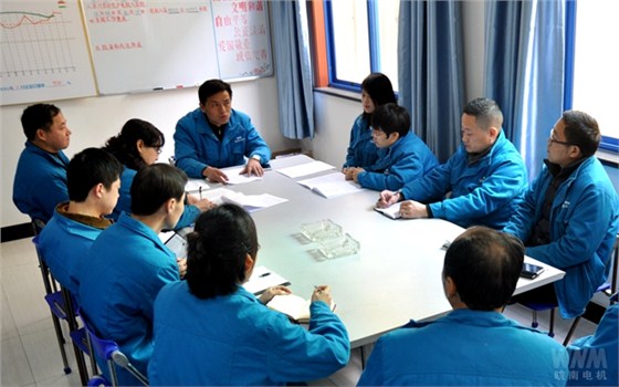 股東分部門審議董事會工作報告 股東分部門審議董事會工作報告