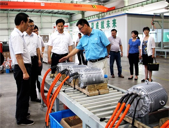 錢曉康局長(zhǎng)參觀新能源汽車電機(jī)生產(chǎn)線 錢曉康局長(zhǎng)參觀新能源汽車電機(jī)生產(chǎn)線